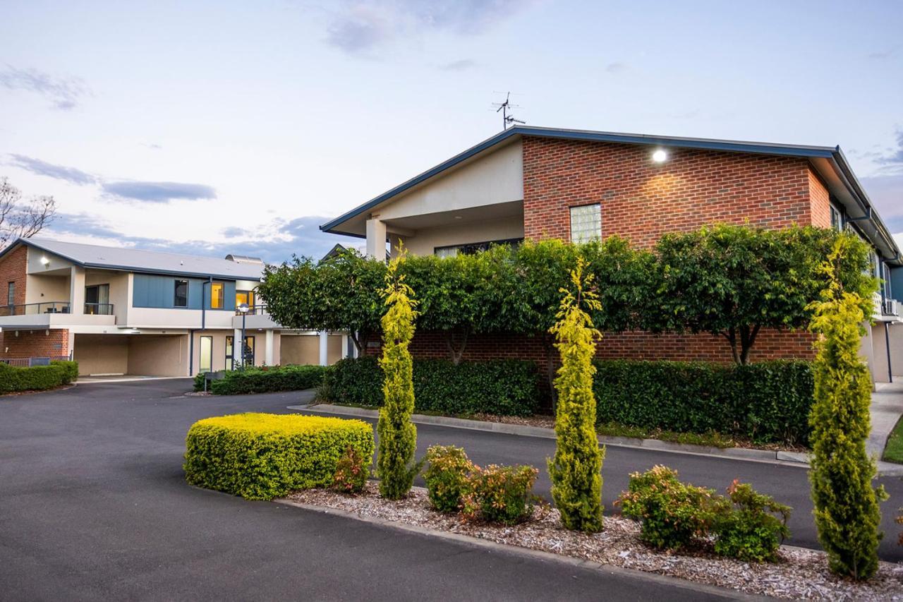Hawkesbury Race Club Motel Γουίνσδορ Εξωτερικό φωτογραφία The Village, 2016