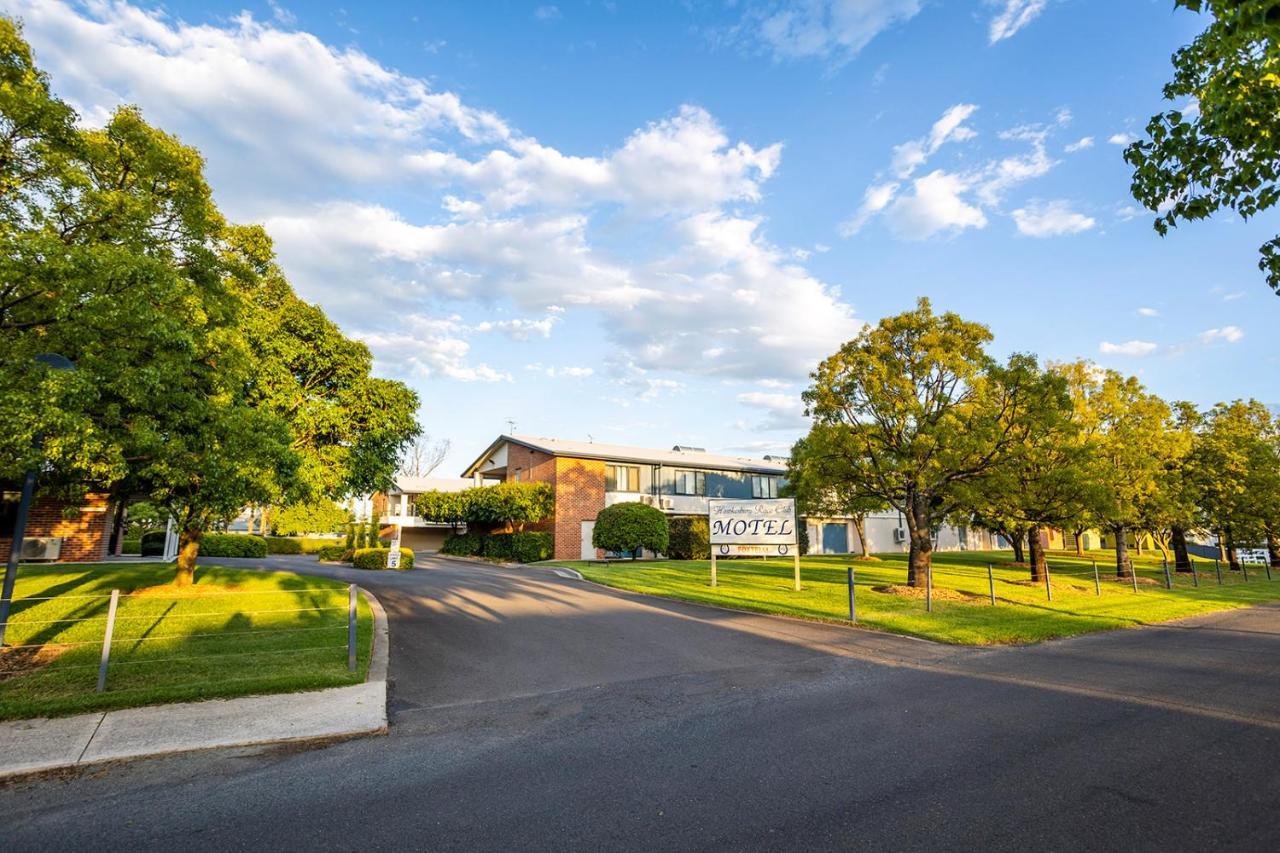 Hawkesbury Race Club Motel Γουίνσδορ Εξωτερικό φωτογραφία The main entrance to the University of Tasmania's Launceston Campus