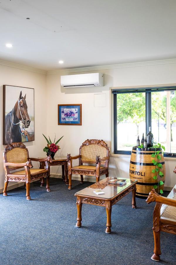Hawkesbury Race Club Motel Γουίνσδορ Εξωτερικό φωτογραφία The interior of the visitor's centre at the Barossa Valley wine region