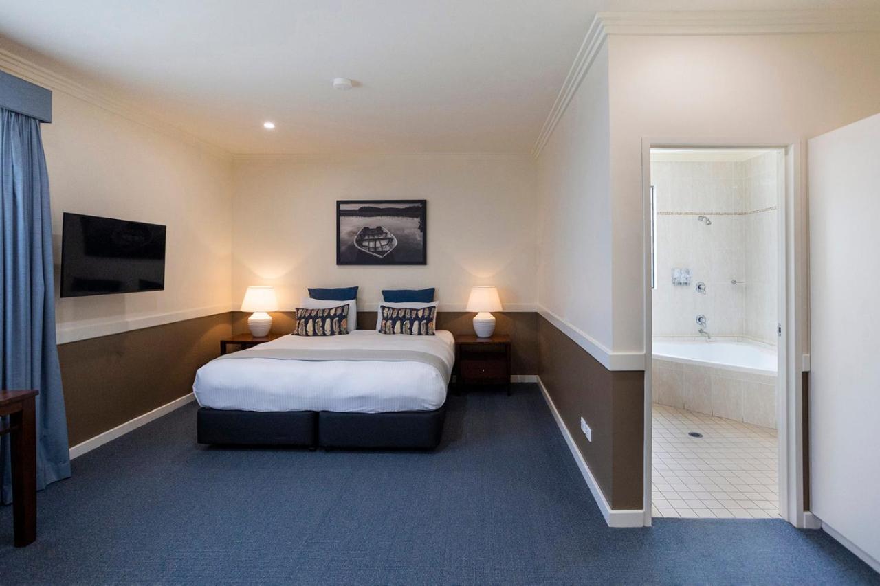 Hawkesbury Race Club Motel Γουίνσδορ Εξωτερικό φωτογραφία A room at the hotel